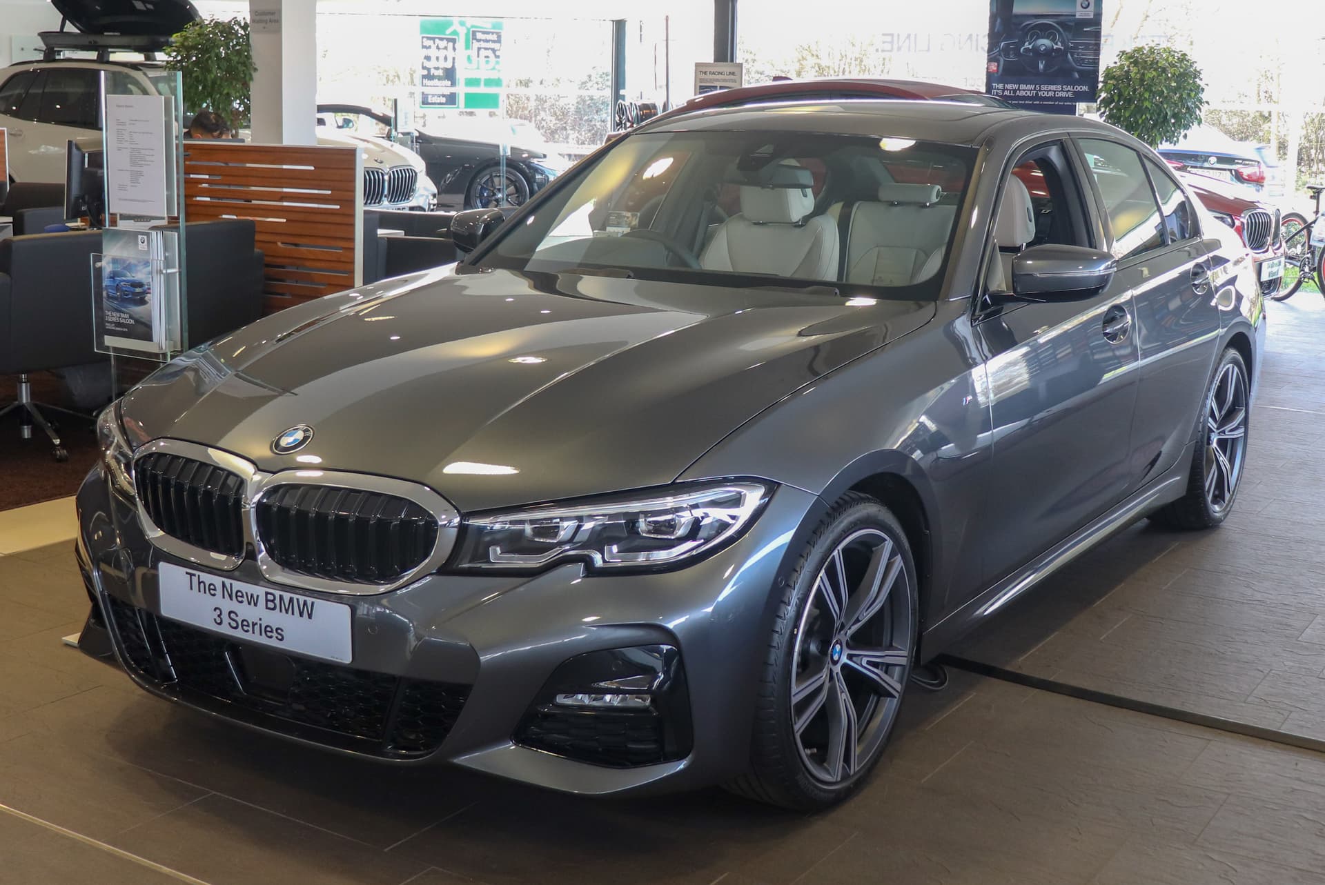 BMW 3 Serie vs Mercedes C-Klasse vs Audi A4: welke premium sedan koopt u tweedehands in 2026?