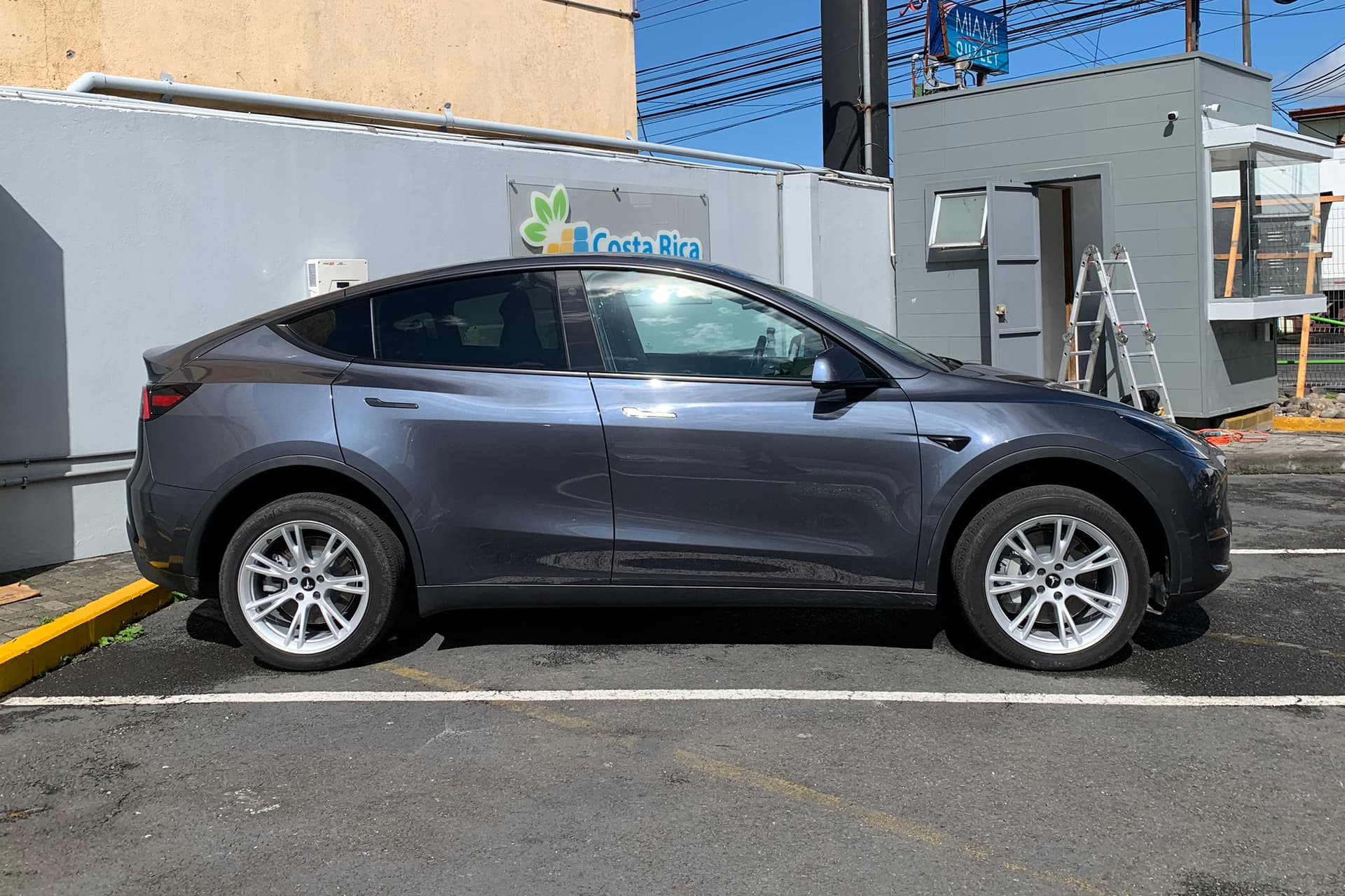 Tesla Model Y Long Range AWD Foto 5
